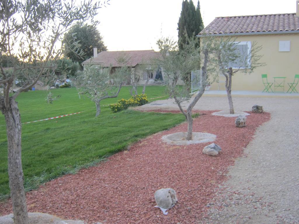 Le Jardin Des Tourterelles Villa Robion en Luberon Exterior photo
